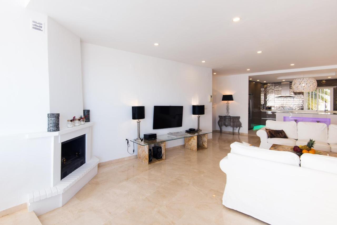 ベナルマデナRoyal Torrequebrada Exclusivo Apartamento Cerca De La Playaアパートメント エクステリア 写真